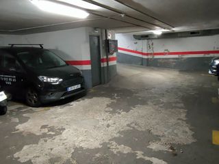 Miete Autoparkplatz in Evarist arnus 21. Pza coche pequeña