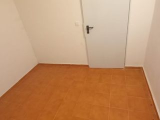 Lloguer Local Comercial a Calleronda sur  18. Se alquila trastero en azotea