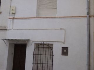 Casa adosada en Calle del pilar 11. En venta acogedora casa de pueblo