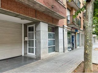 Miete Geschäftsraum in Passeig industria  35. Local para oficina con electricidad incluida en el precio