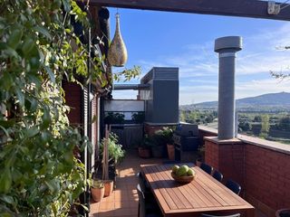 Àtic a C/ maria tarrida 4. Ático dúplex con gran terraza y gran plaza de aparcamiento en un