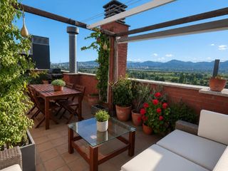 Dachwohnung in C/ maria tarrida 4. Ático dúplex con gran terraza y gran plaza de aparcamiento en un
