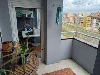 Location Appartement à Carrer de carles bolòs 2. Piso centrico , exterior con vista al rio onyar