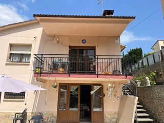 House in Bruga  24. Casa en masquefa