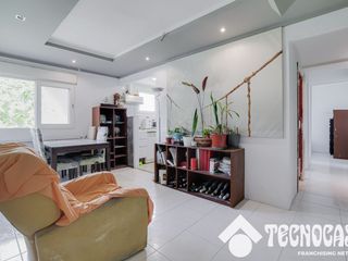 Piso en Passatge arriassa 1. Fantástico piso en venta, en la última planta de la finca.