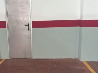 Affitto Posto auto in Carrer alfons ii 18. Parking cómodo + trastero privado (caben 2 motos) en zona cappon