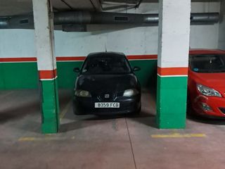 Affitto Posto auto in Carrer galileu  333. Parking para coche mediano