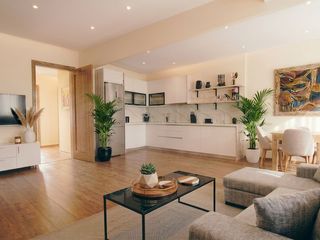 Ground floor in Mare de deu de les neus 72. Amplia planta baja de 80 m² con patio en vilapicina