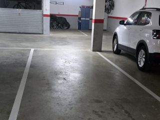 Posto auto in Carrer d'isaac albéniz 8. Plaza de aparcamiento