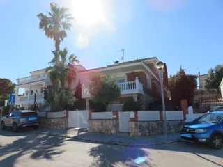 Casa en Malva 2. Chalet en nou vendrell-tarragona de 209m2