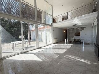 Maison à Mare de deu del coll 92. Casa independiente con jardín y piscina en parcela de 896 m², lu