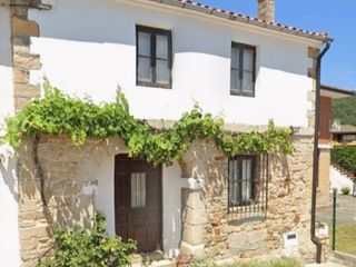 Casa adossada a Urbanización san miguel 79. Casa adosada para familia numerosa, negocio hostelería, etc