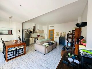 Affitto Appartamento in Mare de deu de montserrat 76. Planta baja con terraza y acceso a piscina