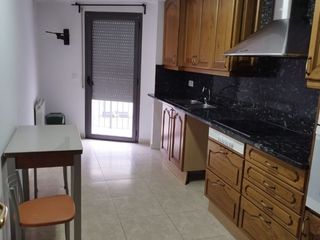 Rent Duplex in Carrer gironès 2. Fantàstic dúplex semi moblat de 90m2 amb molt bones vistes!!