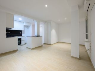 Pis a San dionisio 1. Vivienda reformada en el barrio del carmen (ciutat vella)