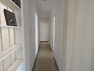 Pis a Carrer villarroel 1. Piso de 3 hab semi reformado zona céntrica