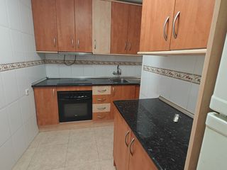 Pis a Carrer villarroel 1. Piso de 3 hab semi reformado zona céntrica