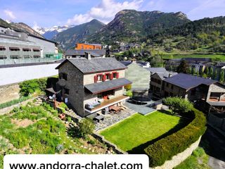 Casa en Carrer doctor vilanova 6. Rare detached chalet with 722m² of private grounds in central la