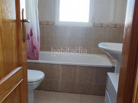 Foto 9754c456-3b96-423a-b878-ebe70c726150. Casa pareada en vía del tranvia 1 casa pareada con piscina privada en Cájar