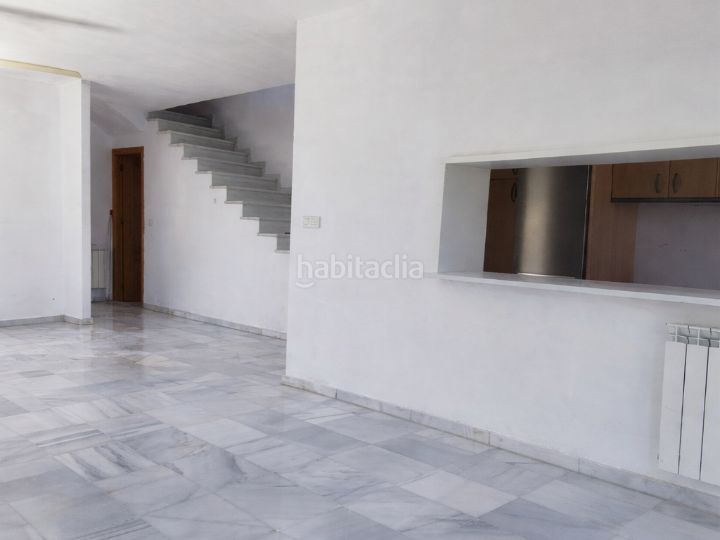Foto a1d0dac5-c4d3-4fcb-9442-5f25929a7eb7. Casa pareada en vía del tranvia 1 casa pareada con piscina privada en Cájar