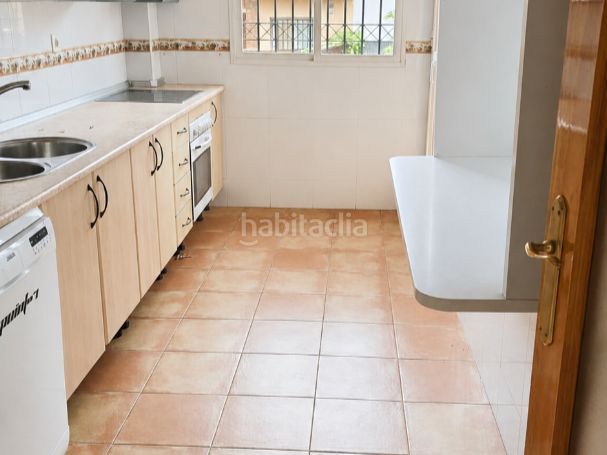 Foto a3d0eed9-95d8-4ec6-b205-ba2375fd4c6e. Casa pareada en vía del tranvia 1 casa pareada con piscina privada en Cájar