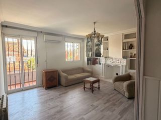 Alquiler Piso en La robla 3. Piso en edificio familiar, en zona muy tranquila y agradable