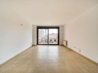 Piso en Zurbano 107. Espectacular piso luminoso con balcón, piscina, parking y traste