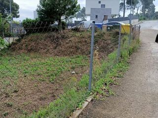 Wohngrundstück in Carrer de cuba 16. Magnifico terreno en vista alegre