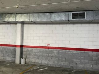 Rent Car parking in Calle sumella 38. Parking calle sumella 38