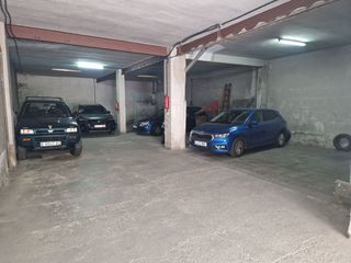 Casa a Cato 16. Casa con un gran garaje para 8 coches y terraza de 110m2. potenc