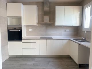 Affitto Appartamento in Corró 181. Piso de 90m2 con terraza