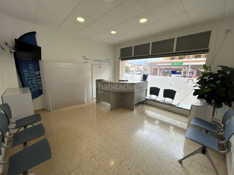 Foto 89e55e3d-3621-4450-83f9-71292dfd4685. Local comercial a avinguda montgó 49 a Port - La Clota - Puig Sec Escala (L´)