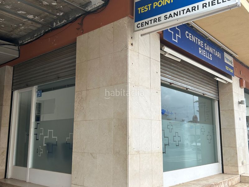 Foto df57a138-4c73-4b44-8218-1831719cf63e. Local comercial a avinguda montgó 49 a Port - La Clota - Puig Sec Escala (L´)