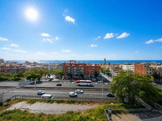 Pis a Calle nova canço 1-10. Piso en venta en badalona con vistas panorámicas al mar