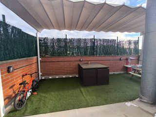 Appartamento in Calle romaní 23. Piso con terraza, céntrico, luminoso y reformado.