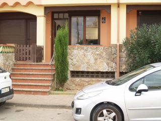 Piso en Carrer joan maragall 5. Piso en venta en empuriabrava, a solo 100 metros de la playa. un