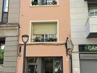 Rent Business premise in Plaza cataluña 15. Oportunidad local estratégico en molins de rei