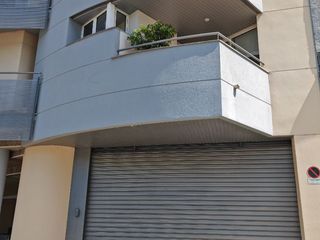 Rent Business premise in Carrer del riu güell 83. Local comercial / magatzem