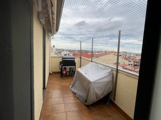 Dachwohnung in Miquel vives 69. Ático dúplex esquinero con terraza