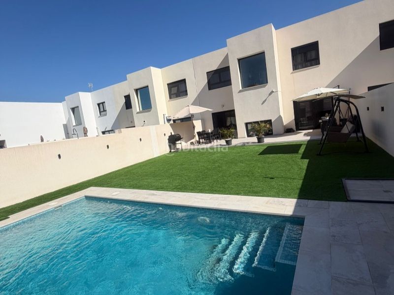 Foto a79dcb82-cbb8-411a-9822-07833ce380a6. Xalet a calle alcor 1 a Almerimar Ejido (El)