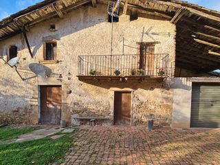 Mas à Gi-524 9. Masía con 20 ha en santa pau