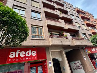 Appartamento in Blas de otero 2b. Se vende piso luminoso de 3 habitaciones, 2 baños, garaje y tras