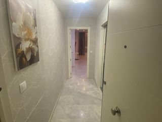 Rent Flat in Calle jardines de los poetas 43. Piso de 2 dormitorios y 2 baños, garaje, amueblado. espectacular