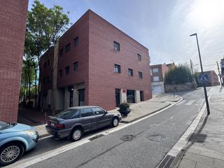 Business premise in Federica montseny 2. Magnífico local en venta en el centro de viladecavalls.