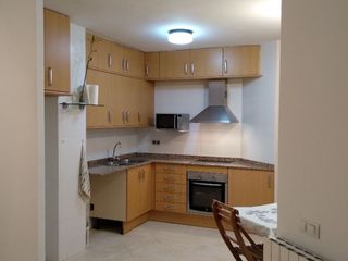 Rent Penthouse in Mayor 22. Piso exterior sin vecinos muy soleado muy buenas vistas a las mo