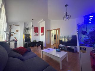 Duplex in Carretera de berga 13. Dúplex invertido con terrazas y 2 plazas de parking en el centro