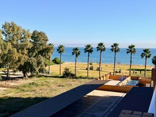 Apartamento en Amplaries  47. Apartamento primera línea de playa