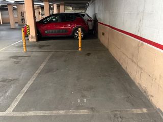 Rent Car parking in Monestir  8. Plaza maniobra fácil