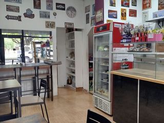 Traspàs Local Comercial a Rambla de la marinada 39a. Pastelería con obrador propio