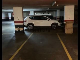 Car parking in Carrer rocafort 176. Parking para coche mediano en la eixample esquerra nova